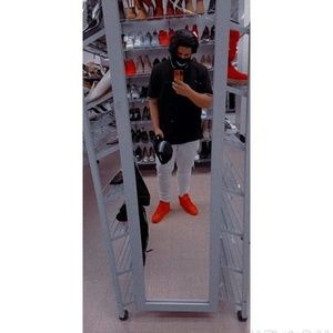 Meet your Posher, Henry